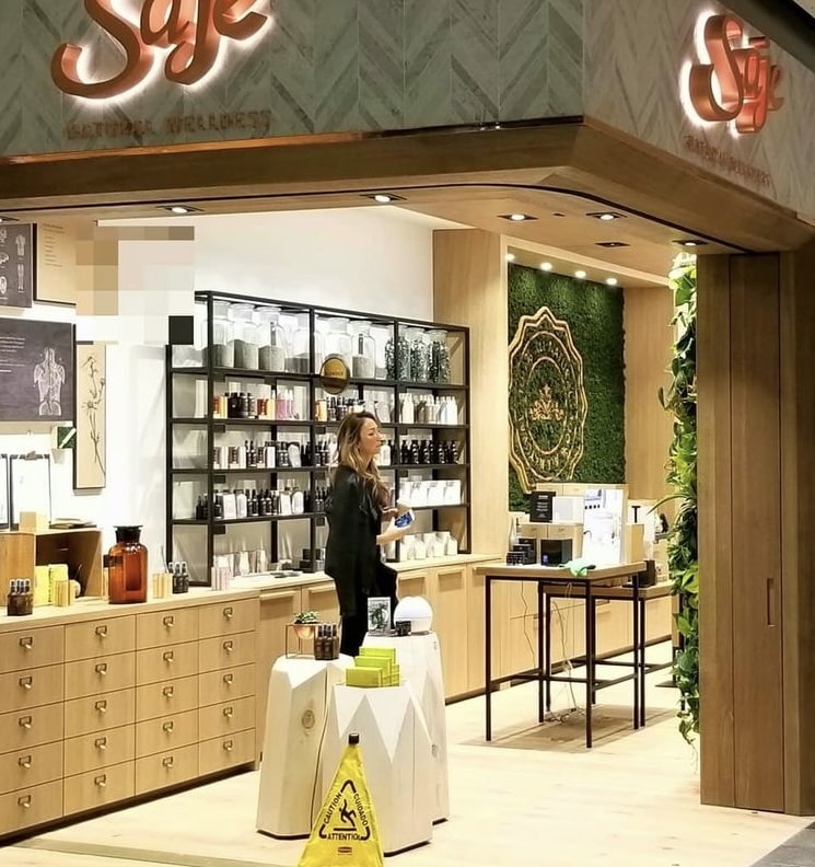 custom-retail-cabinets-min-7110